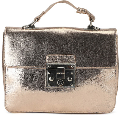 

Steve Madden Casual Gold Clutch