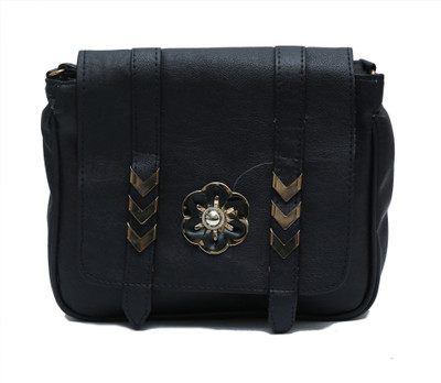 

lure Hand-held Bag(Black)
