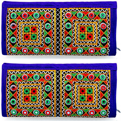 

Super Casual Multicolor Clutch