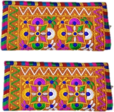 

Super Casual Multicolor Clutch