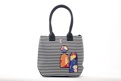 

Global Desi Tote(Black, White)