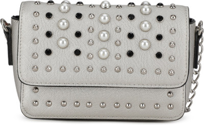 

Steve Madden Women Casual Silver PU Clutch