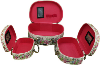 

AVMART Set of Three White Love Girl Cosmetic, Makeup, Jewellery, Storage Travel Organiser Vanity Box, Gift, Home Decor, Utility Box (L-25x18, M-23x15, S-20x12) Makeup box, Jewellery box, Cosmetic Vanity Box(White)