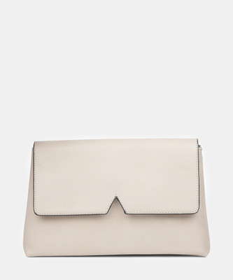 

United Colors of Benetton Casual Beige Clutch
