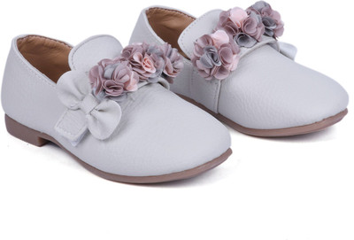 

FEETWELL Girls Velcro Moccasins(Grey, Beige