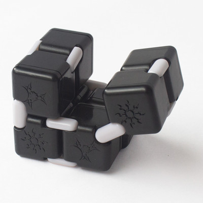 

ToysCentral Infinity Fidget Cube(8 Pieces)