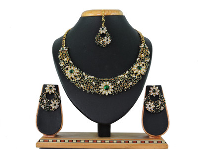 VATSALYA creation Alloy Gold-plated Green Jewellery Set(Pack of 1)