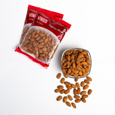 Vinod California Almonds(500 g, Pouch)