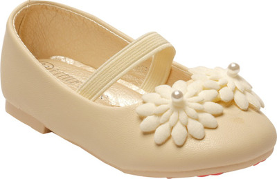 

Little Soles Girls Velcro Ballerinas(Beige