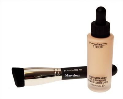 

Marvalous makeup brush with mac studio water weight liquid foundation(Set of 2)