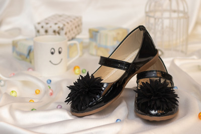 

Little Soles Girls Velcro Ballerinas(Black
