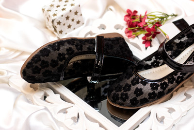 

Little Soles Girls Velcro Ballerinas(Black