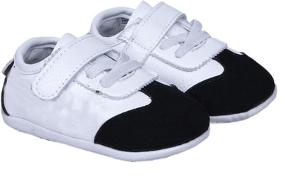 

FEETWELL Boys Velcro Sneakers(Black