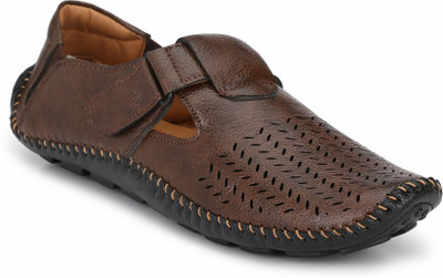 

Fentacia Men Brown Casual