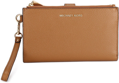 

Michael Kors Casual Brown Clutch
