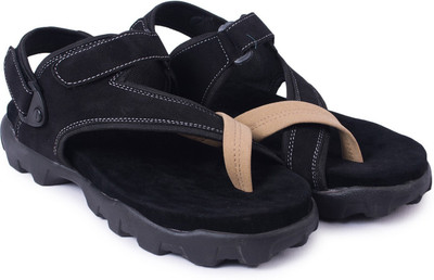 

Floxtar Men Black Flats