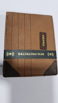 

Gear Men Casual Brown Genuine Leather Wallet(12 Card Slots), Tan