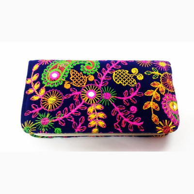 

Amazing Fit Casual Multicolor Clutch