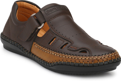 

DEN ROB Men Brown Casual