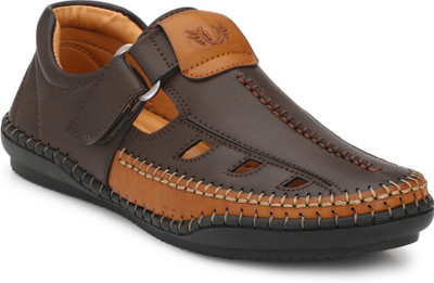

DEN ROB Men Brown Casual