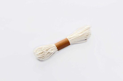 

Gmall Candle making thread , 20 mts pack, used for both paraffin & gel eax cadle