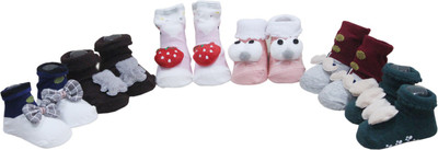

Toys Factory TOYS FACTORY SOCKS BOOTY SET OF SIX PAIRS Booties(Toe to Heel Length - 10 cm Multicolor)