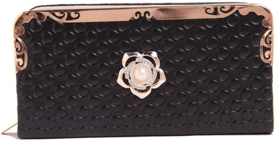 

Auriel Casual Black Clutch