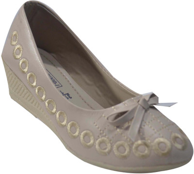 

Leatherwood1 Girls Slip-on Wedges(Beige