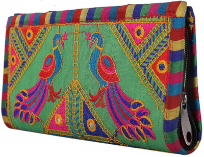 

GiftingTree Casual, Party, Formal Green Clutch