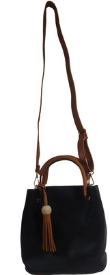 

Elitto Hand-held Bag(Black, White)