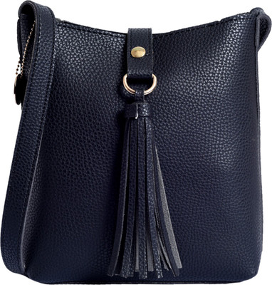 

Lino Perros Sling Bag(Black)