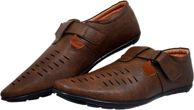 

shoescart Men Brown Sandals