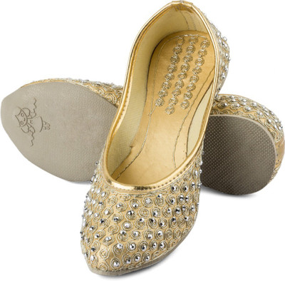 

Tashi Golden Jutti Women Jutis For Women(Gold
