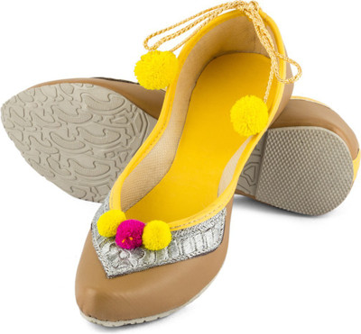 

Tashi Punjabi Jutis Party Wear For Women(Tan, Tan & yellow