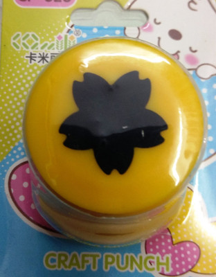 

MVT CRAFT PUNCH FLOWER DESIGN