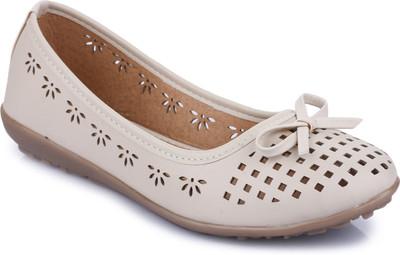 

Garg Bellies For Women(Off White, Cream