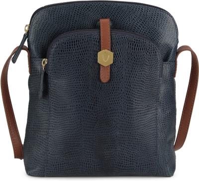 

Hidesign Women Casual Blue Genuine Leather Hand-held Bag