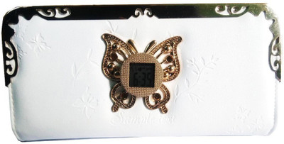 

Capreo Casual White Clutch