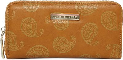 

Tommy Hilfiger Casual Yellow Clutch