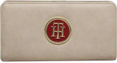 

Tommy Hilfiger Casual Beige Clutch
