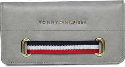 

Tommy Hilfiger Casual Grey Clutch