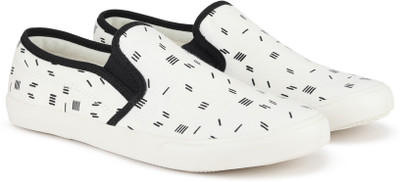

United Colors of Benetton Boys & Girls Slip on Sneakers(White, 901