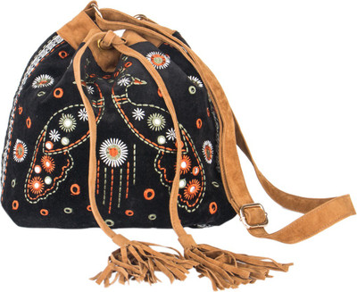 

Chumbak Women Casual Black Velvet Sling Bag