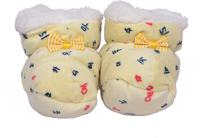 

aroraonlinetraders •New Born Baby Bootie Shoes With Fur For Boys & Girls Booties(Toe to Heel Length - 10 cm Yellow)