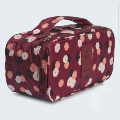 

House of Quirk Cosmetic Pouch(Red)