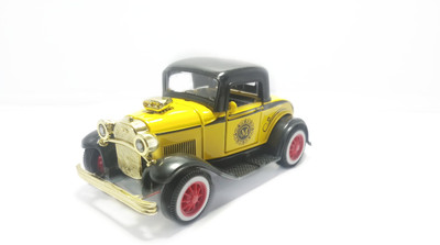 

Tingoking Antique Royal Vintage Die Cast Scale Model Push Back Friction Car For Kids(Yellow)