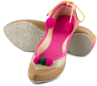 

Tashi Punjabi Jutis For Women(Beige, Beige & pink