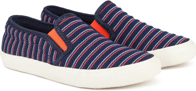 

United Colors of Benetton Boys & Girls Slip on Sneakers(Blue, 901