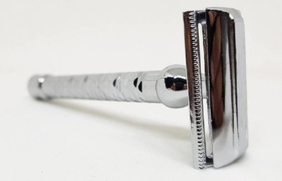 

PELO Safety Razor, Heavyweight Butterfly Open Double Edge Safety Razor For Men And Boy, Grooming Accessories For Salon And Home Use, Pack Of 1