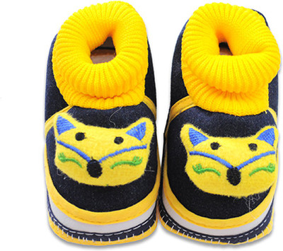 

Chipbeys Cartoon Face Booties, shoes, sandal For Baby Girl And Boy 3-12 Months 1 pair Booties(Toe to Heel Length - 10 cm Yellow)